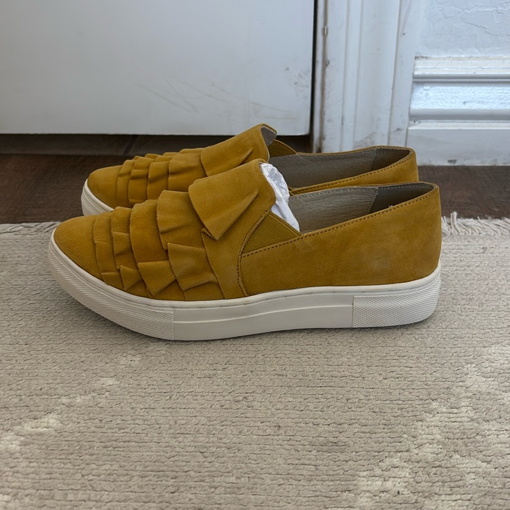Seychelles Quake Mustard Suede Shoes